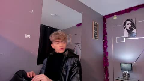 Snapshot of andrius_24 chatting on 12/03/24, 02:05 online show from 12/03/24, 02:05