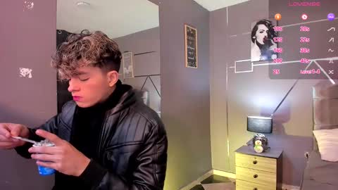 Snapshot of andrius_24 chatting on 12/12/24, 11:40 online show from 12/12/24, 11:40