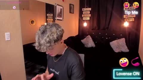 Snapshot of andrius_24 chatting on 03/08/25, 06:05 online show from 03/08/25, 06:05