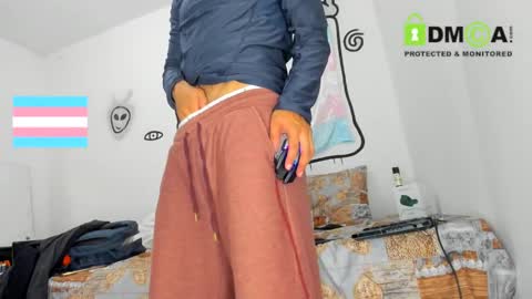 hugeclit  online show from 03/07/25, 11:16