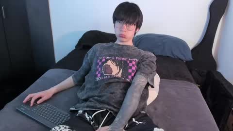 Snapshot of andy_bankai chatting on 04/12/26, 12:59 twx Andy twink3 online show from 04/12/26, 12:59