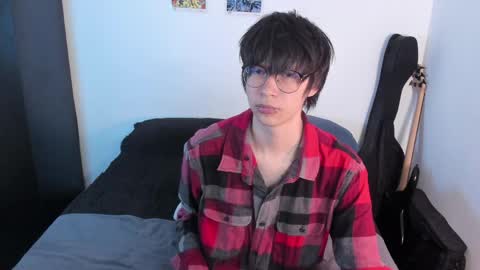 Snapshot of andy_bankai chatting on 05/08/26, 01:33 twx Andy twink3 online show from 05/08/26, 01:33