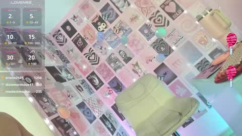 Snapshot of andy_candy01 chatting on 01/01/25, 11:18 Andy online show from 01/01/25, 11:18