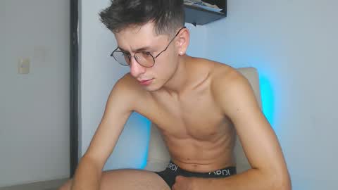 Snapshot of andy_collins__ chatting on 10/27/25, 06:45 andy_collins__ online show from 10/27/25, 06:45