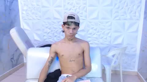 andy_dan1 online show from 04/14/26, 07:53