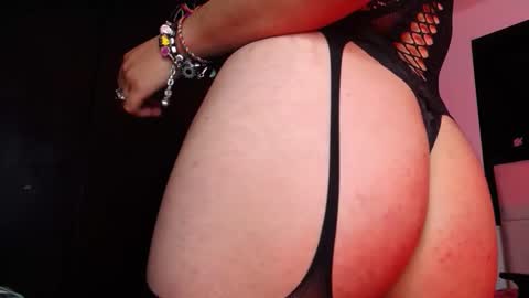 andy_eagleton_20 online show from 12/15/25, 08:35