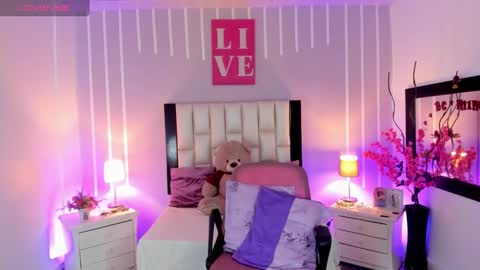 Andrea online show from 11/06/25, 01:23