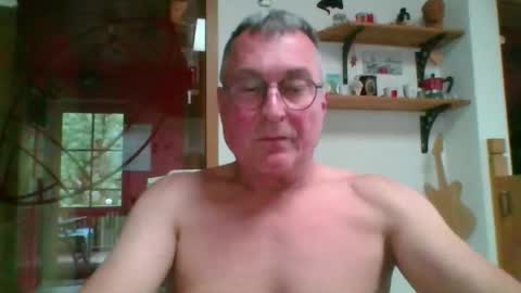 Snapshot of andybayern chatting on 06/05/26, 11:49 andybayern online show from 06/05/26, 11:49