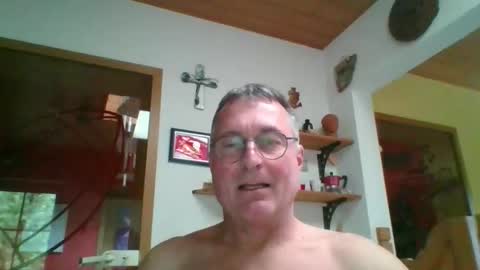Snapshot of andybayern chatting on 06/10/26, 02:27 andybayern online show from 06/10/26, 02:27