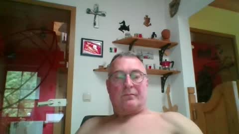 Snapshot of andybayern chatting on 06/12/26, 01:43 andybayern online show from 06/12/26, 01:43