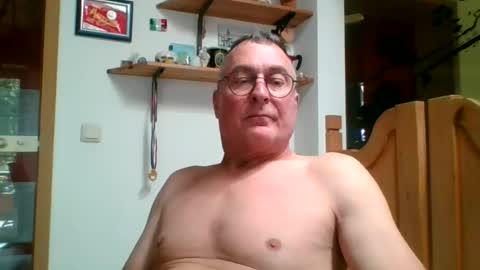 Snapshot of andybayern chatting on 06/13/26, 09:51 andybayern online show from 06/13/26, 09:51
