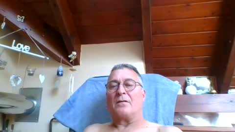 Snapshot of andybayern chatting on 07/24/26, 01:42 andybayern online show from 07/24/26, 01:42