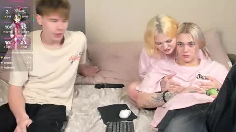 Mandy and Andy online show from 10/05/25, 12:31