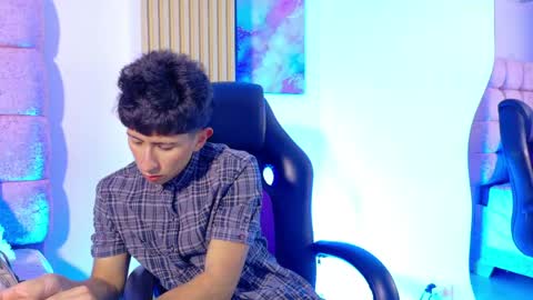 Snapshot of andyjustgame_ chatting on 05/15/26, 04:58 andyjustgame online show from 05/15/26, 04:58