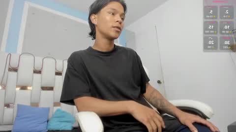 Snapshot of andykings_1 chatting on 12/17/25, 03:56 Andy Kings online show from 12/17/25, 03:56