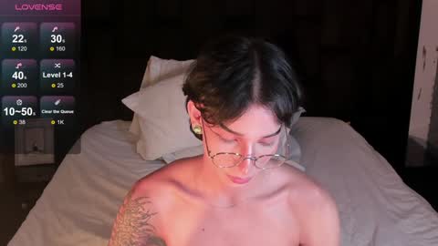 Snapshot of andywiills chatting on 02/08/25, 12:17 Andy online show from 02/08/25, 12:17