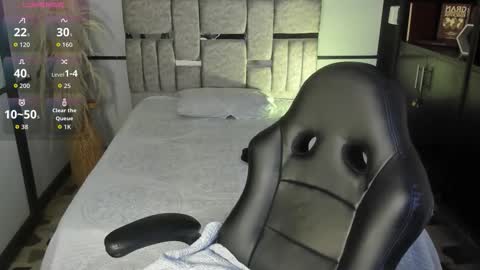 Snapshot of andywiills chatting on 12/19/25, 09:00 Andy online show from 12/19/25, 09:00