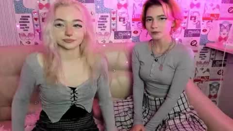 Snapshot of ane_mia chatting on 11/27/25, 04:09 Missa Lyn Ane Mia 7GMT couple online show from 11/27/25, 04:09