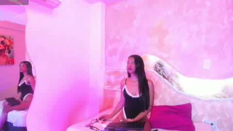 ANEE SAVAL online show from 10/21/25, 11:55