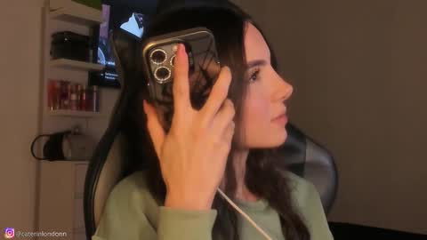      online show from 11/11/25, 03:28