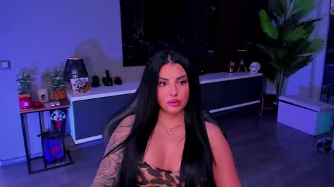 Snapshot of anemariejolie chatting on 04/25/26, 05:21 Anne online show from 04/25/26, 05:21