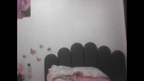 Snapshot of ange011 chatting on 04/01/26, 05:52 ange011 online show from 04/01/26, 05:52