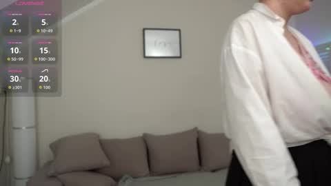 Ange online show from 09/29/25, 06:18