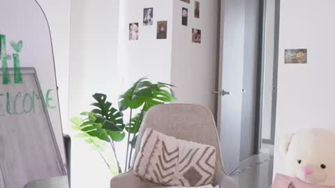 Angel online show from 03/25/26, 02:45