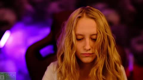 angeellina online show from 01/01/25, 07:53