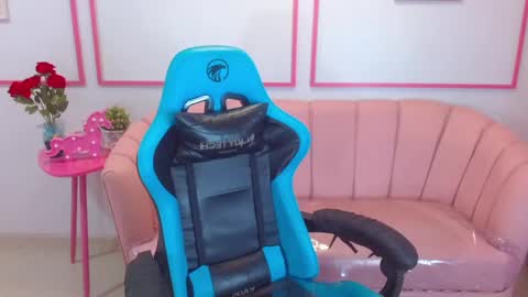 angel09 a online show from 02/21/25, 10:39