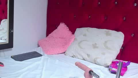 ANGELA online show from 10/18/25, 01:19