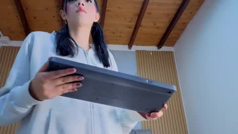 angel__kiss online show from 04/04/26, 11:29