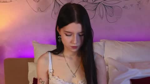  Rose  18  New here  online show from 05/08/26, 04:12