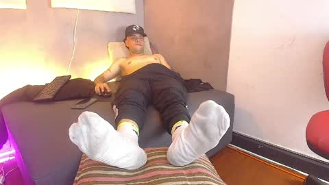 Angel online show from 04/28/26, 04:34