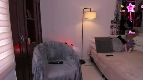 Angel   help me with 100 thumbs up online show from 09/18/25, 09:17