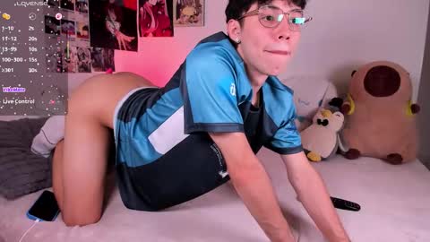 Snapshot of angel_bless19 chatting on 02/13/26, 08:27 Angel help me with 100 thumbs up online show from 02/13/26, 08:27