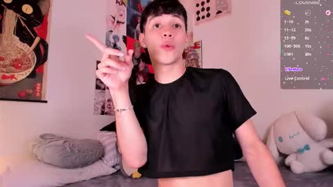 Snapshot of angel_bless19 chatting on 02/24/26, 08:29 Angel help me with 100 thumbs up online show from 02/24/26, 08:29