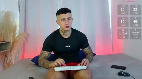 angel_boy01 online show from 01/15/26, 01:48