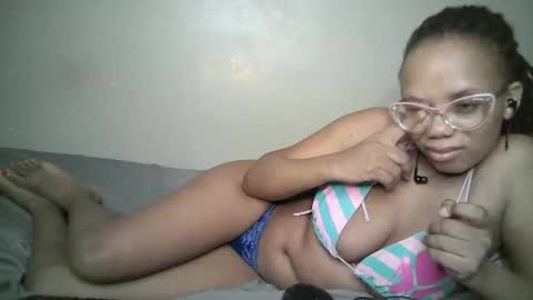 angel_cheupe online show from 12/17/25, 08:48