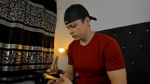 Snapshot of angel_cuervo chatting on 01/16/25, 12:31 Angel Cuervo online show from 01/16/25, 12:31