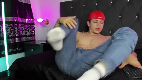 Snapshot of angel_cuervo chatting on 03/11/25, 12:39 Angel Cuervo online show from 03/11/25, 12:39