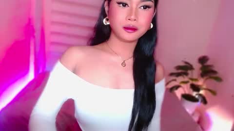 Snapshot of angel_eloaxx chatting on 05/15/26, 08:16 Angel online show from 05/15/26, 08:16
