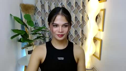 Snapshot of angel_indiguise chatting on 02/19/25, 02:33 angela online show from 02/19/25, 02:33