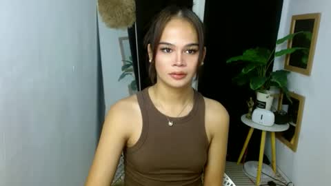 Snapshot of angel_indiguise chatting on 10/12/25, 12:31 angela online show from 10/12/25, 12:31