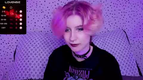 Snapshot of angel_julles chatting on 07/11/26, 10:18 Angel Dust online show from 07/11/26, 10:18