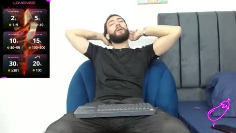 angel_kyrozz online show from 11/17/25, 01:33