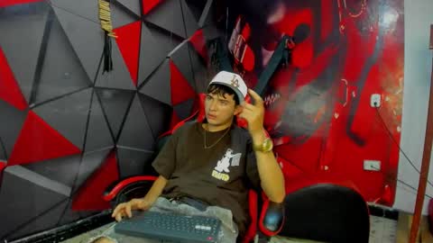 Angel online show from 11/24/25, 09:25