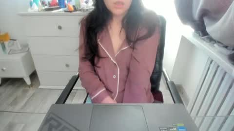 angel_lee__ online show from 01/04/25, 04:12