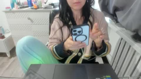 angel_lee__ online show from 01/05/25, 03:43