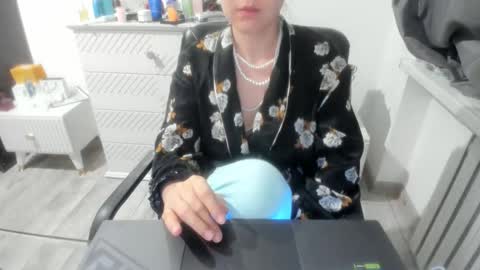 angel_lee__ online show from 01/05/25, 04:27